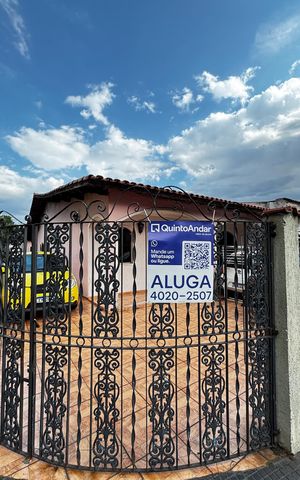Casa para alugar com 200m², 4 quartos e 8 vagas Casa para alugar com 200m², 4 quartos e 8 vagasFachada