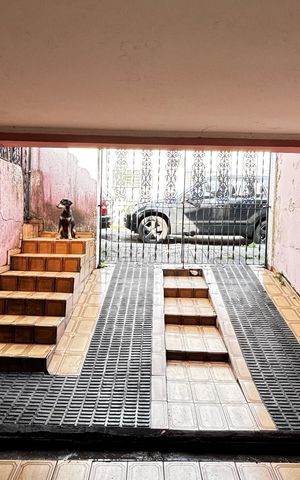 Casa para alugar com 200m², 4 quartos e 8 vagas Casa para alugar com 200m², 4 quartos e 8 vagasGaragem