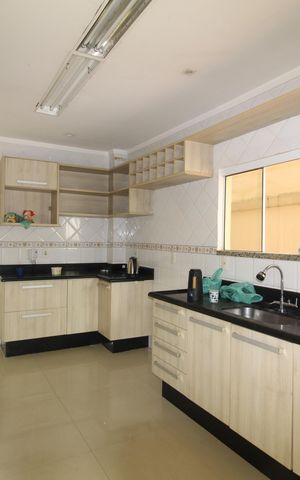Casa de condomínio à venda com 475m², 4 quartos e 4 vagasCozinha