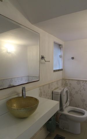 Casa de condomínio à venda com 475m², 4 quartos e 4 vagasLavabo