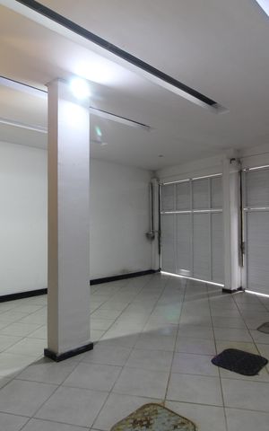 Casa de condomínio à venda com 475m², 4 quartos e 4 vagasGaragem