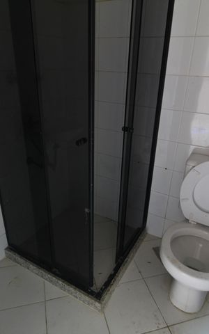 Casa de condomínio à venda com 475m², 4 quartos e 4 vagasBanheiro de Serviço