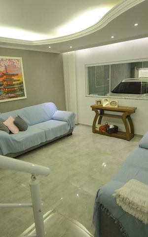 Casa à venda com 232m², 3 quartos e 2 vagasSala