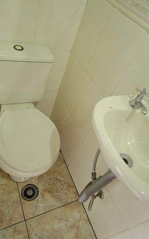Casa à venda com 232m², 3 quartos e 2 vagasBanheiro de serviço 