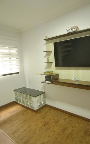 Casa à venda com 232m², 3 quartos e 2 vagasSala de TV 