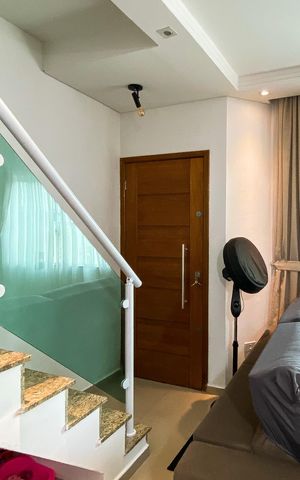 Casa de condomínio à venda com 79m², 2 quartos e 2 vagas Casa de condomínio à venda com 79m², 2 quartos e 2 vagasSala