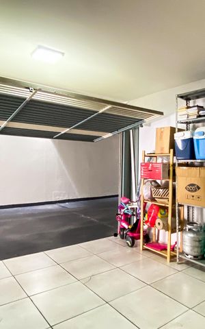 Casa de condomínio à venda com 79m², 2 quartos e 2 vagas Casa de condomínio à venda com 79m², 2 quartos e 2 vagasGaragem