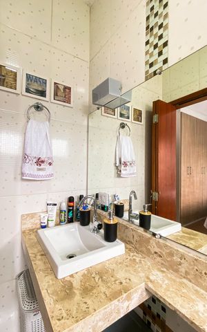 Casa de condomínio à venda com 79m², 2 quartos e 2 vagas Casa de condomínio à venda com 79m², 2 quartos e 2 vagasBanheiro da Suíte 1