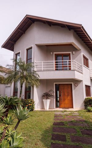 Casa de condomínio para alugar com 280m², 3 quartos e 2 vagas Casa de condomínio para alugar com 280m², 3 quartos e 2 vagasFachada
