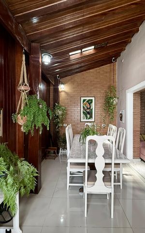 Casa à venda com 145m², 2 quartos e 1 vaga Casa à venda com 145m², 2 quartos e 1 vagaSala