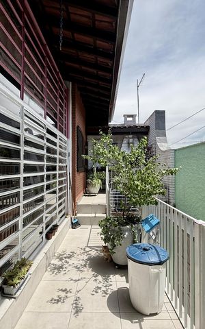 Casa à venda com 145m², 2 quartos e 1 vaga Casa à venda com 145m², 2 quartos e 1 vagaVaranda