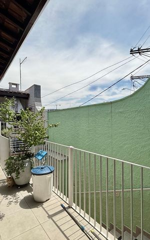 Casa à venda com 145m², 2 quartos e 1 vaga Casa à venda com 145m², 2 quartos e 1 vagaVaranda