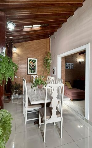 Casa à venda com 145m², 2 quartos e 1 vaga Casa à venda com 145m², 2 quartos e 1 vagaSala