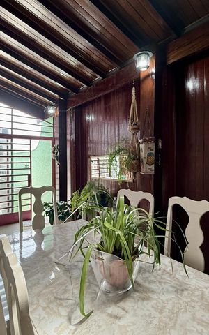 Casa à venda com 145m², 2 quartos e 1 vaga Casa à venda com 145m², 2 quartos e 1 vagaSala