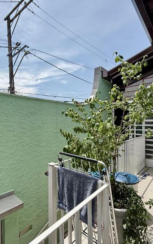 Casa à venda com 145m², 2 quartos e 1 vaga Casa à venda com 145m², 2 quartos e 1 vagaVaranda