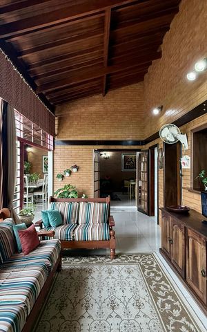 Casa à venda com 145m², 2 quartos e 1 vaga Casa à venda com 145m², 2 quartos e 1 vagaSala