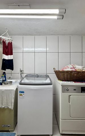 Casa à venda com 145m², 2 quartos e 1 vaga Casa à venda com 145m², 2 quartos e 1 vagaÁrea de Serviço
