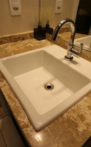 Apartamento à venda com 64m², 2 quartos e 1 vagaBanheiro da Suíte - Pia
