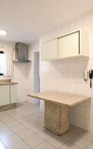 Apartamento para alugar com 145m², 4 quartos e 3 vagasCozinha e Área de serviço 