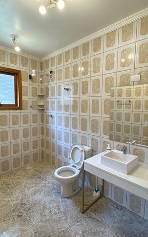 Casa de condomínio para alugar com 550m², 4 quartos e 6 vagas Casa de condomínio para alugar com 550m², 4 quartos e 6 vagasBanheiro
