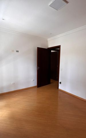 Casa de condomínio para alugar com 550m², 4 quartos e 6 vagas Casa de condomínio para alugar com 550m², 4 quartos e 6 vagasQuarto 4
