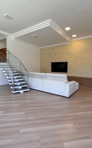 Casa de condomínio para alugar com 550m², 4 quartos e 6 vagas Casa de condomínio para alugar com 550m², 4 quartos e 6 vagasSala