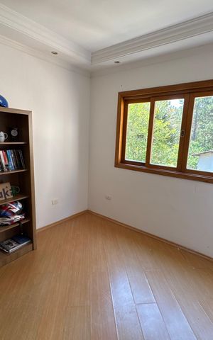 Casa de condomínio para alugar com 550m², 4 quartos e 6 vagas Casa de condomínio para alugar com 550m², 4 quartos e 6 vagasEscritório