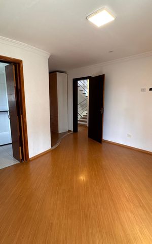 Casa de condomínio para alugar com 550m², 4 quartos e 6 vagas Casa de condomínio para alugar com 550m², 4 quartos e 6 vagasQuarto 1