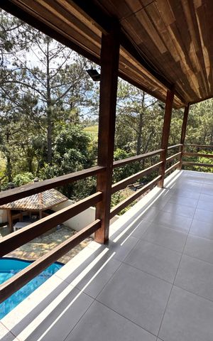 Casa de condomínio para alugar com 550m², 4 quartos e 6 vagas Casa de condomínio para alugar com 550m², 4 quartos e 6 vagasVista da Sacada