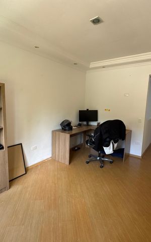 Casa de condomínio para alugar com 550m², 4 quartos e 6 vagas Casa de condomínio para alugar com 550m², 4 quartos e 6 vagasEscritório