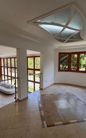 Casa de condomínio para alugar com 550m², 4 quartos e 6 vagas Casa de condomínio para alugar com 550m², 4 quartos e 6 vagasSala de Jantar