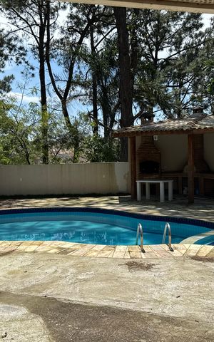 Casa de condomínio para alugar com 550m², 4 quartos e 6 vagas Casa de condomínio para alugar com 550m², 4 quartos e 6 vagasÁrea comum - Piscina