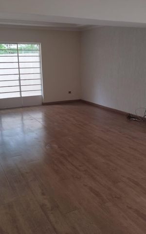 Casa para alugar com 230m², 3 quartos e 4 vagas