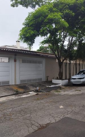 Casa para alugar com 230m², 3 quartos e 4 vagas