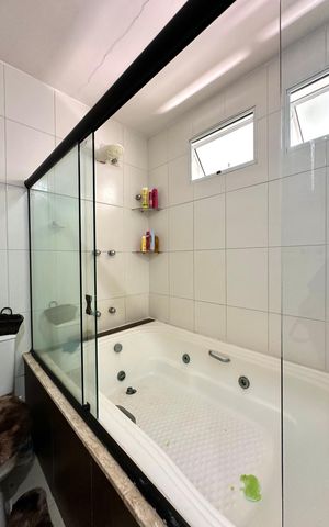 Casa de condomínio à venda com 380m², 4 quartos e 1 vaga