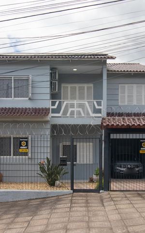 Casa à venda com 330m², 2 quartos e 2 vagasFachada
