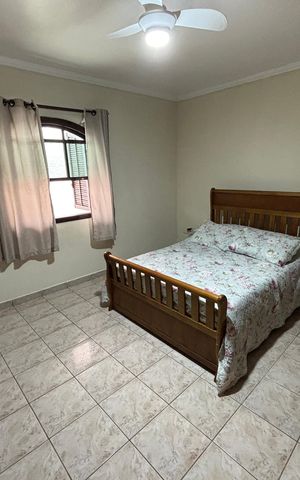 Casa à venda com 280m², 3 quartos e 2 vagas Casa à venda com 280m², 3 quartos e 2 vagasSuite