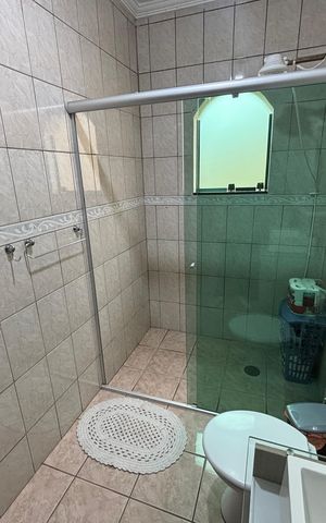 Casa à venda com 280m², 3 quartos e 2 vagas Casa à venda com 280m², 3 quartos e 2 vagasBanheiro