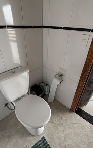 Casa à venda com 280m², 3 quartos e 2 vagas Casa à venda com 280m², 3 quartos e 2 vagasBanheiro churrasqueira