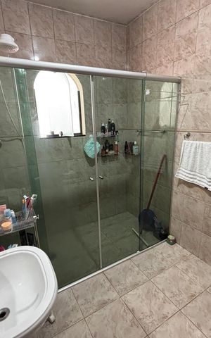 Casa à venda com 280m², 3 quartos e 2 vagas Casa à venda com 280m², 3 quartos e 2 vagasBanheiro suite