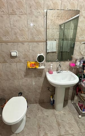 Casa à venda com 280m², 3 quartos e 2 vagas Casa à venda com 280m², 3 quartos e 2 vagasBanheiro Suite