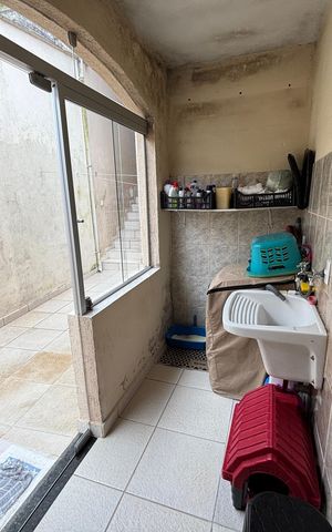 Casa à venda com 280m², 3 quartos e 2 vagas Casa à venda com 280m², 3 quartos e 2 vagasÁrea de Serviço