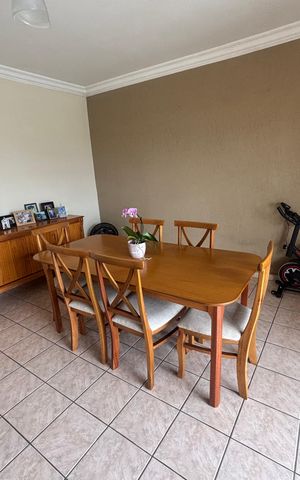 Casa à venda com 280m², 3 quartos e 2 vagas Casa à venda com 280m², 3 quartos e 2 vagasSala de jantar