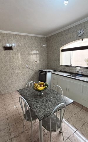 Casa à venda com 280m², 3 quartos e 2 vagas Casa à venda com 280m², 3 quartos e 2 vagasCozinha