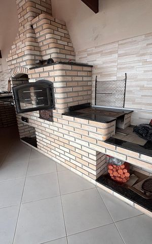 Casa à venda com 280m², 3 quartos e 2 vagas Casa à venda com 280m², 3 quartos e 2 vagasChurrasqueira