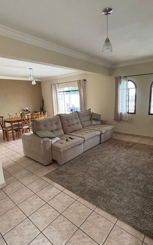 Casa à venda com 280m², 3 quartos e 2 vagas Casa à venda com 280m², 3 quartos e 2 vagasSala de estar