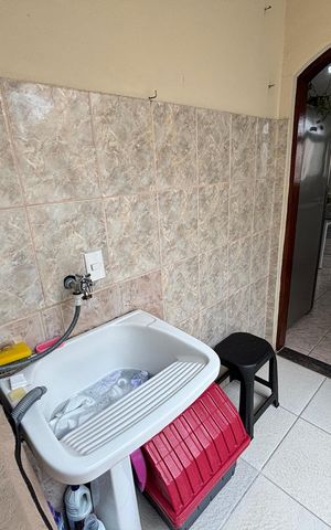 Casa à venda com 280m², 3 quartos e 2 vagas Casa à venda com 280m², 3 quartos e 2 vagasÁrea de serviço