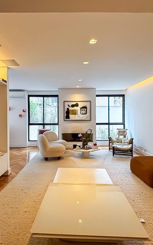 Apartamento para alugar com 235m², 3 quartos e 1 vaga