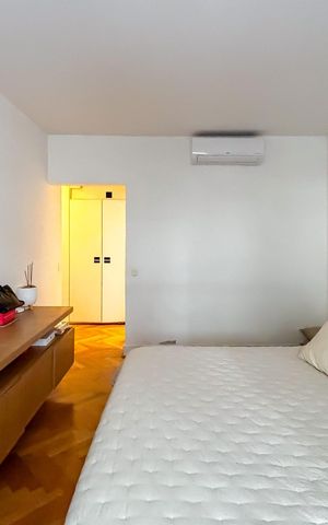 Apartamento para alugar com 235m², 3 quartos e 1 vaga