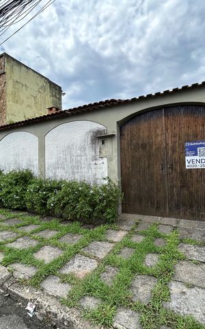 Casa à venda com 260m², 5 quartos e 4 vagasFachada + placa